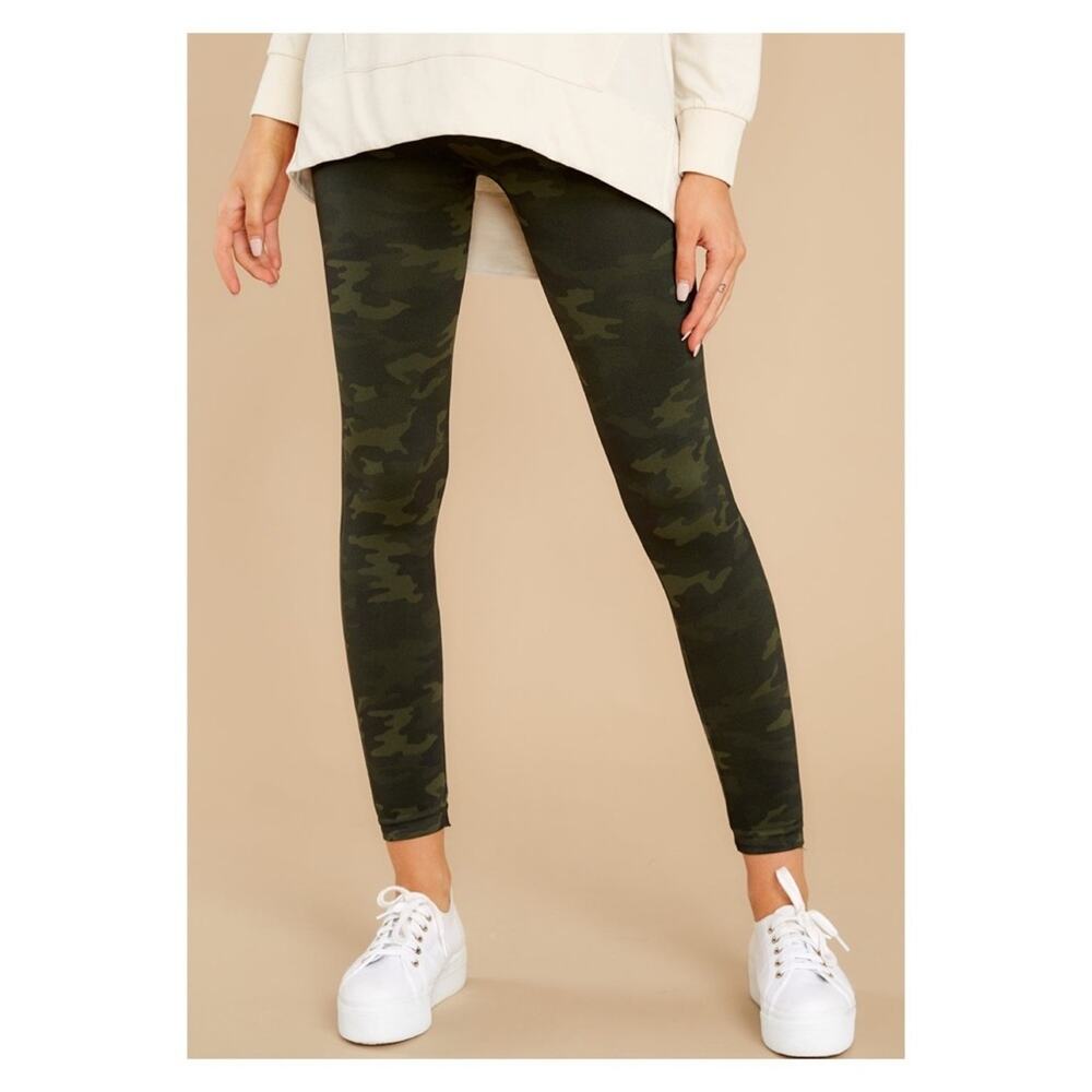 Spanx Look At Me Now Seamless Camo Leggings Size M - Picture 2 of 15